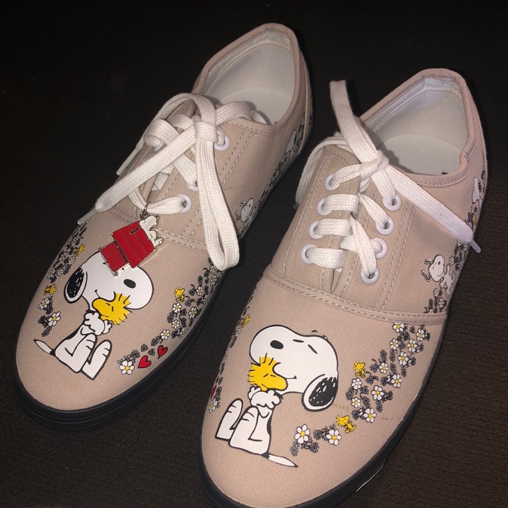 PEANUTS Women’s Sneakers